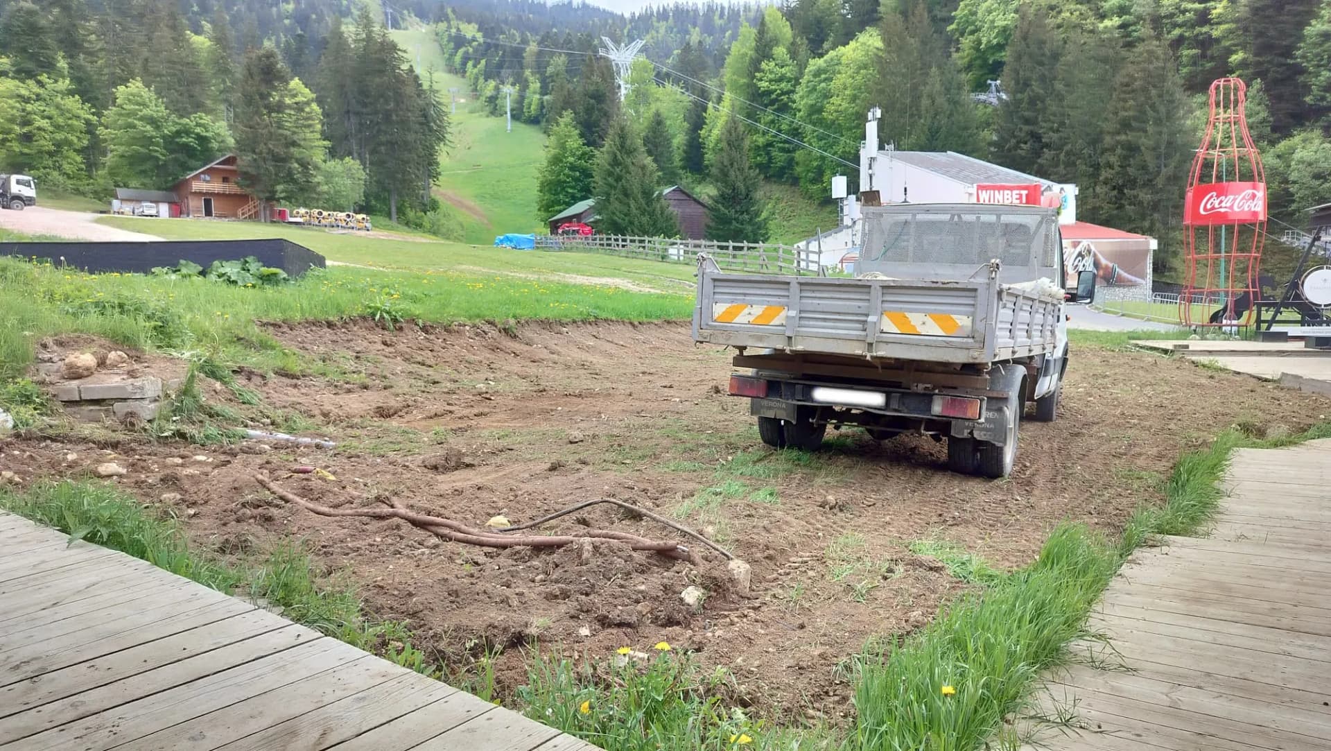 Transport materiale pentru amenajare teren